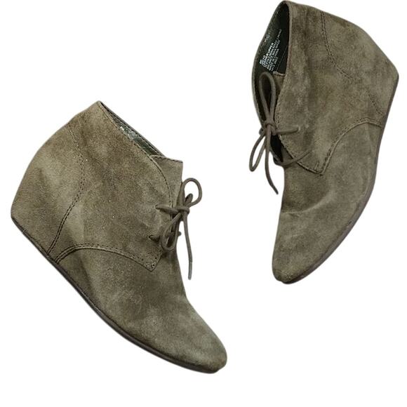 Green Suede Nine West Wedge Joeyo Booties - Picture 1 of 10